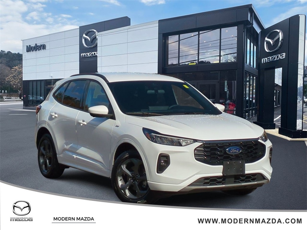 2023 Ford Escape ST-Line Select's photo