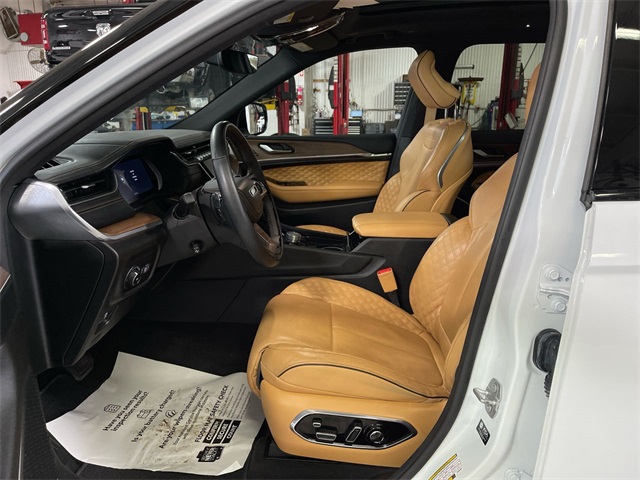 2022 Jeep Grand Cherokee L Summit photo 9