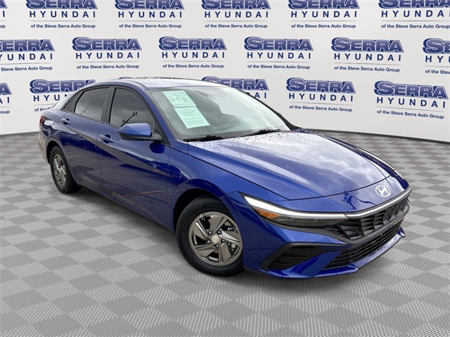 2025 Hyundai Elantra SE's photo