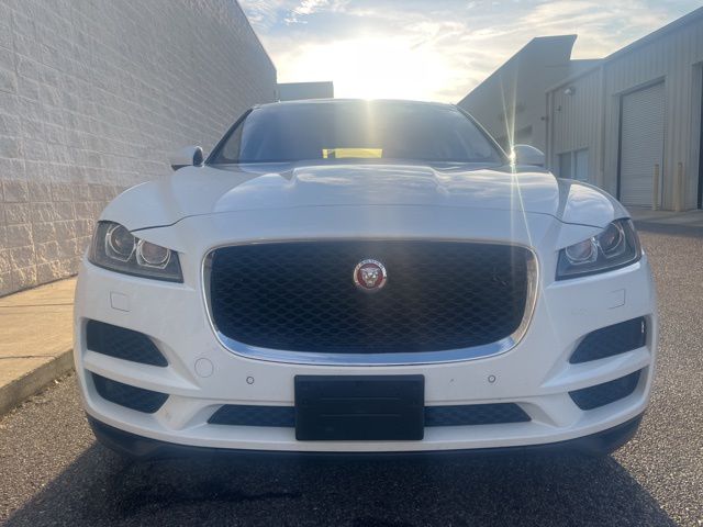 2020 Jaguar F-PACE Prestige photo 2