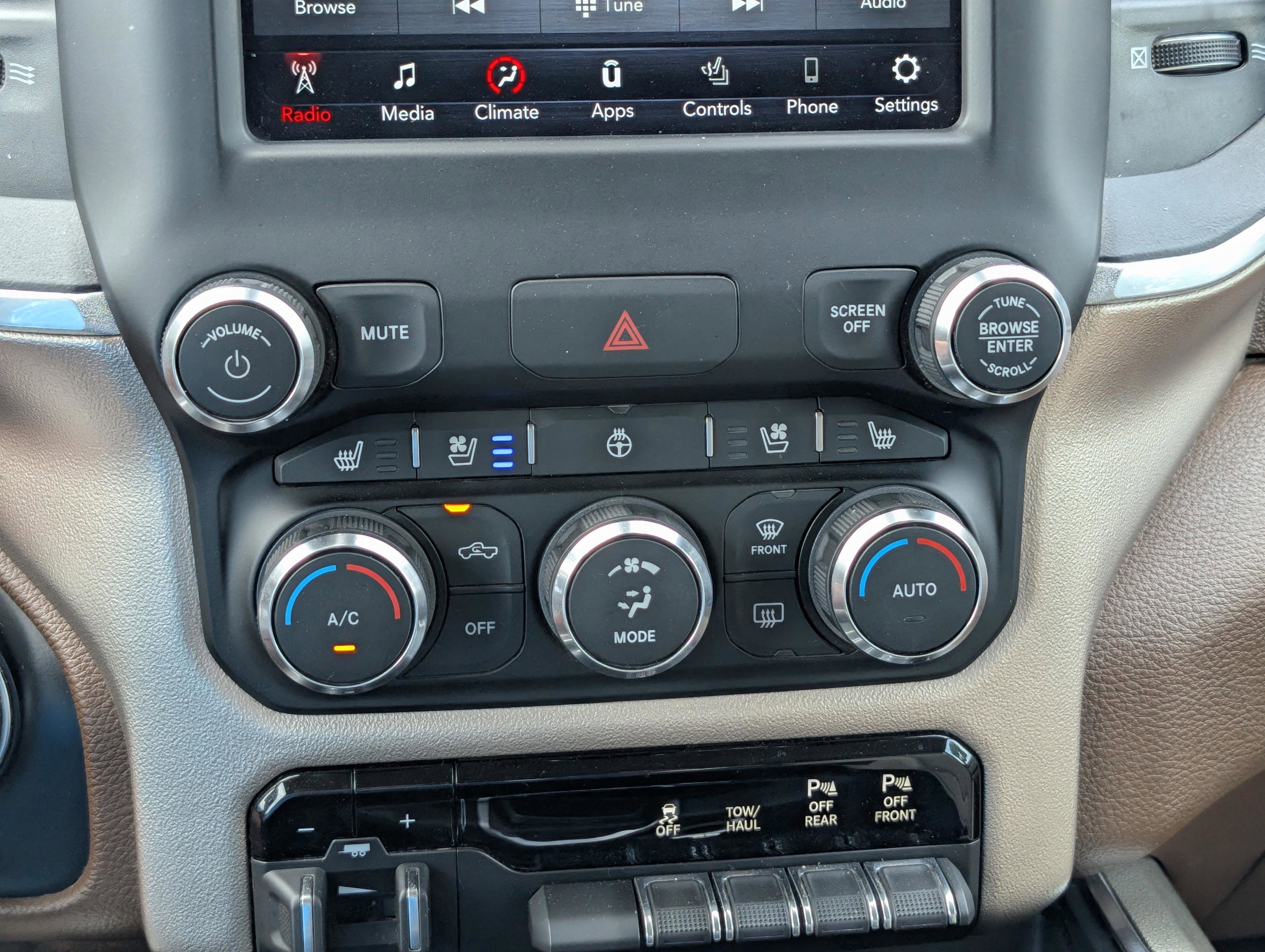2020 Ram 1500 Laramie photo 19
