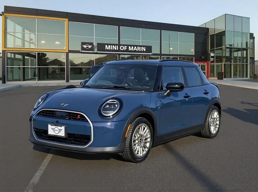 2026 MINI Hardtop 4 Door S's photo