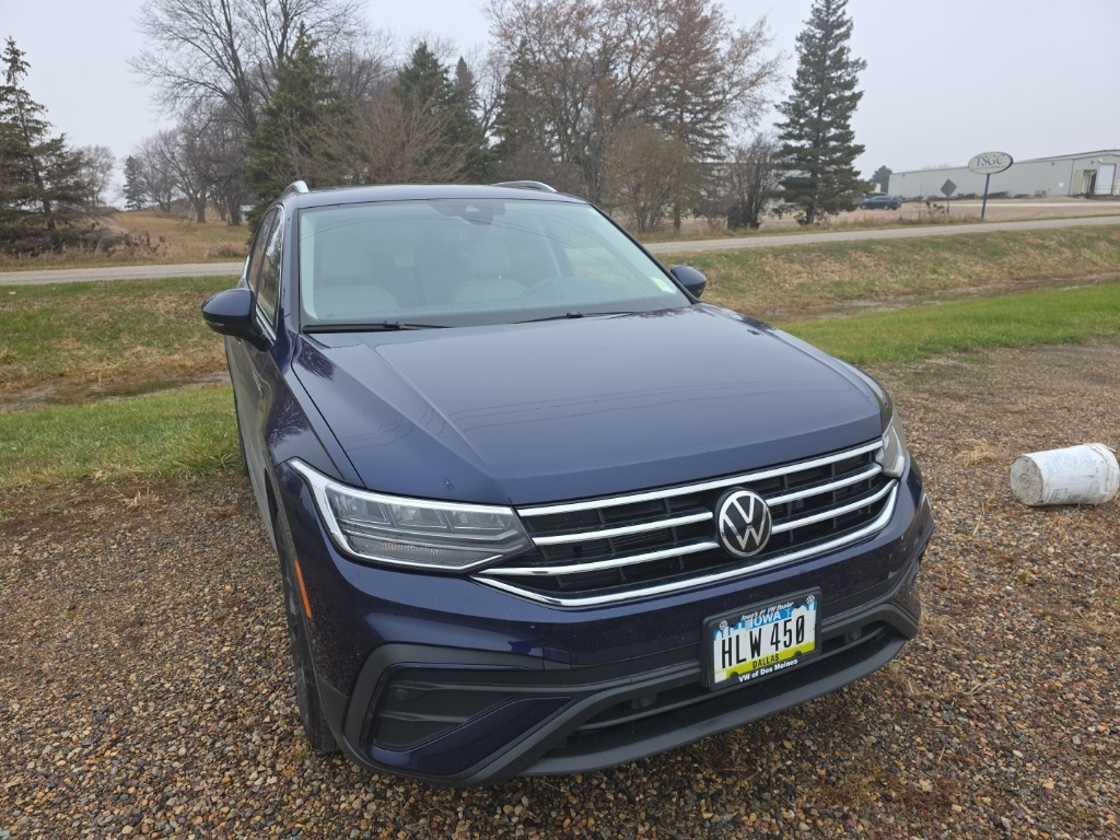 2022 Volkswagen Tiguan SE photo 3