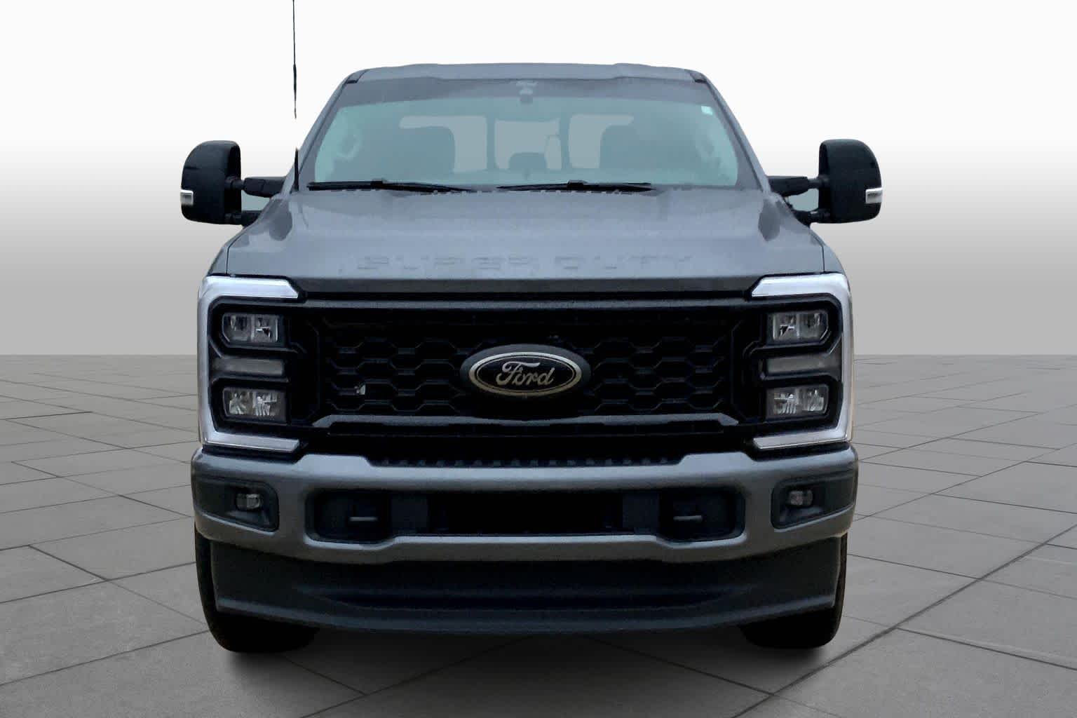2025 Ford F-250 Lariat photo 3