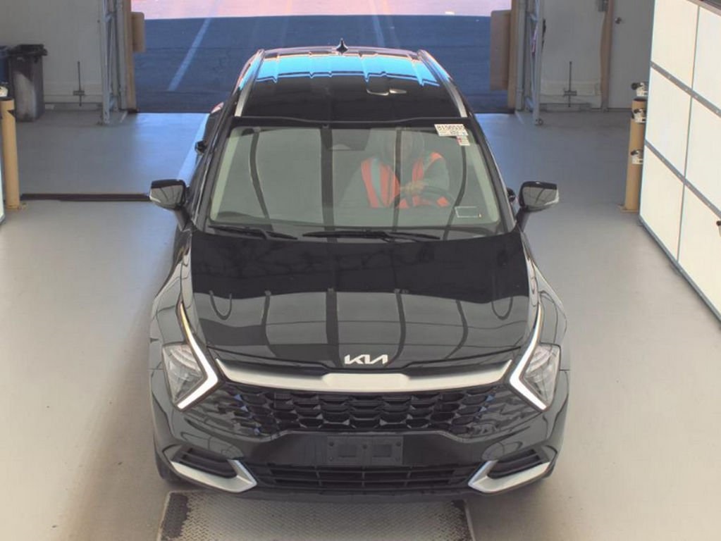 2023 Kia Sportage EX photo 3