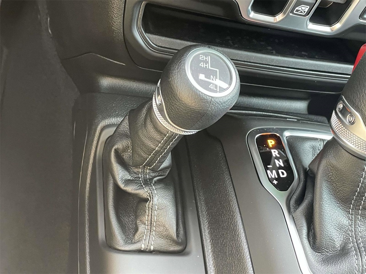 2025 Jeep Wrangler Sport S photo 18