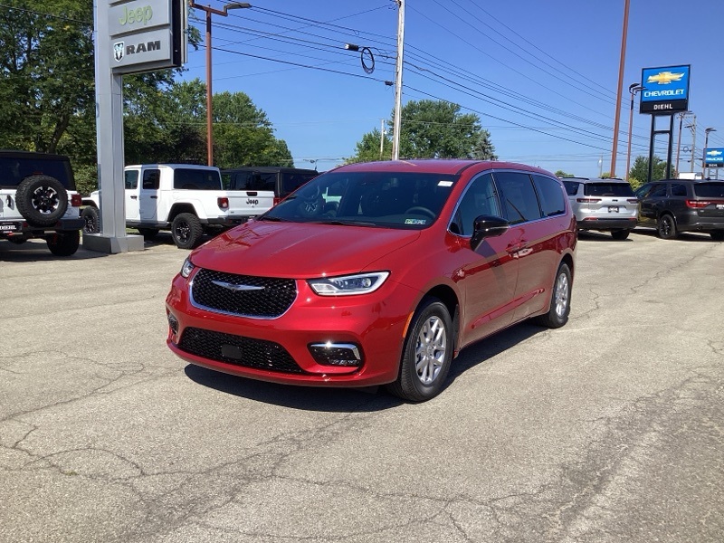 2025 Chrysler Pacifica photo 3