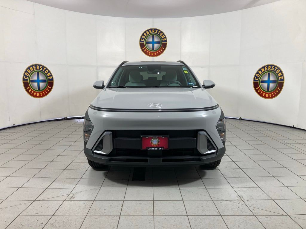 2025 Hyundai Kona SEL photo 3