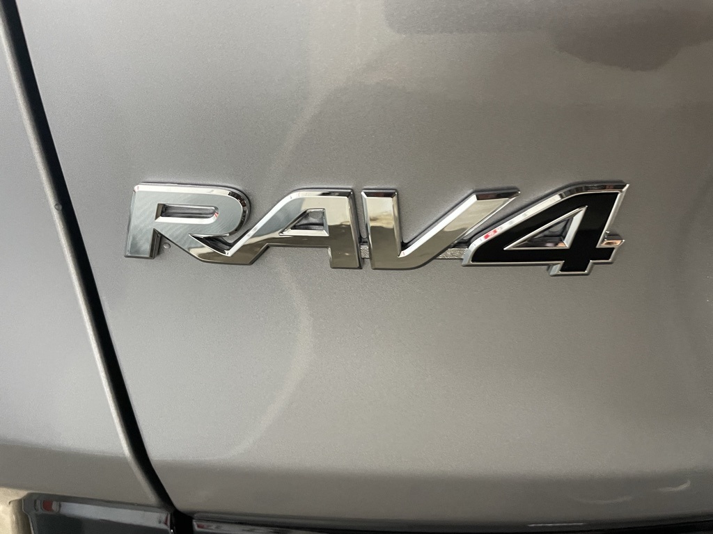 2025 Toyota RAV4 Hybrid XSE photo 21