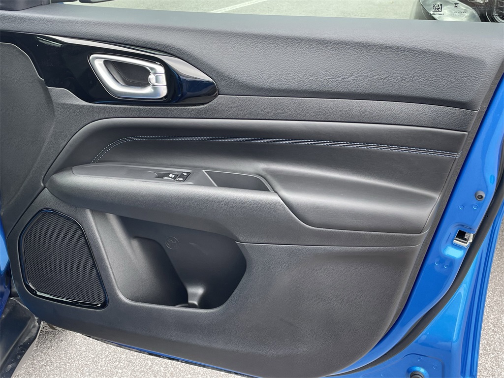 2025 Jeep Compass Latitude photo 32