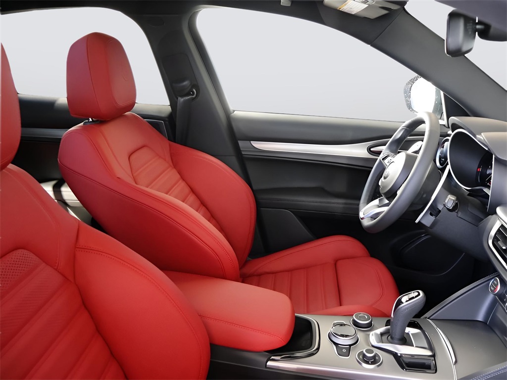 2025 Alfa Romeo Stelvio Sprint Base photo 8