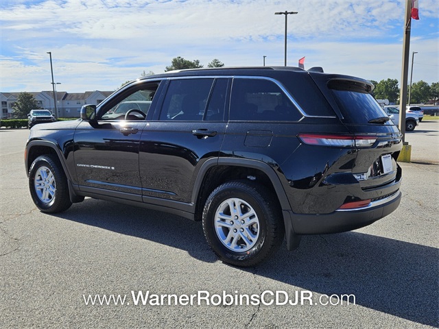 2025 Jeep Grand Cherokee Laredo photo 9