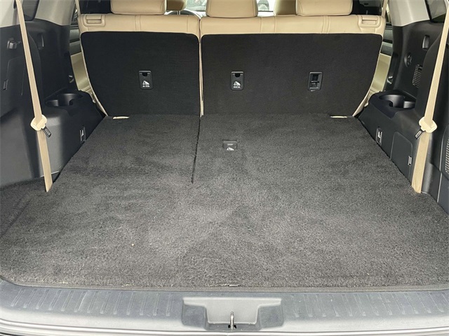 2023 Toyota Highlander L photo 11
