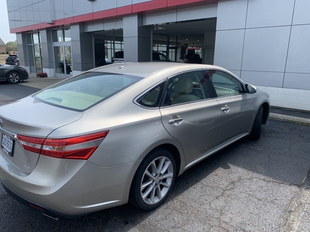 2014 Toyota Avalon XLE Touring photo 3