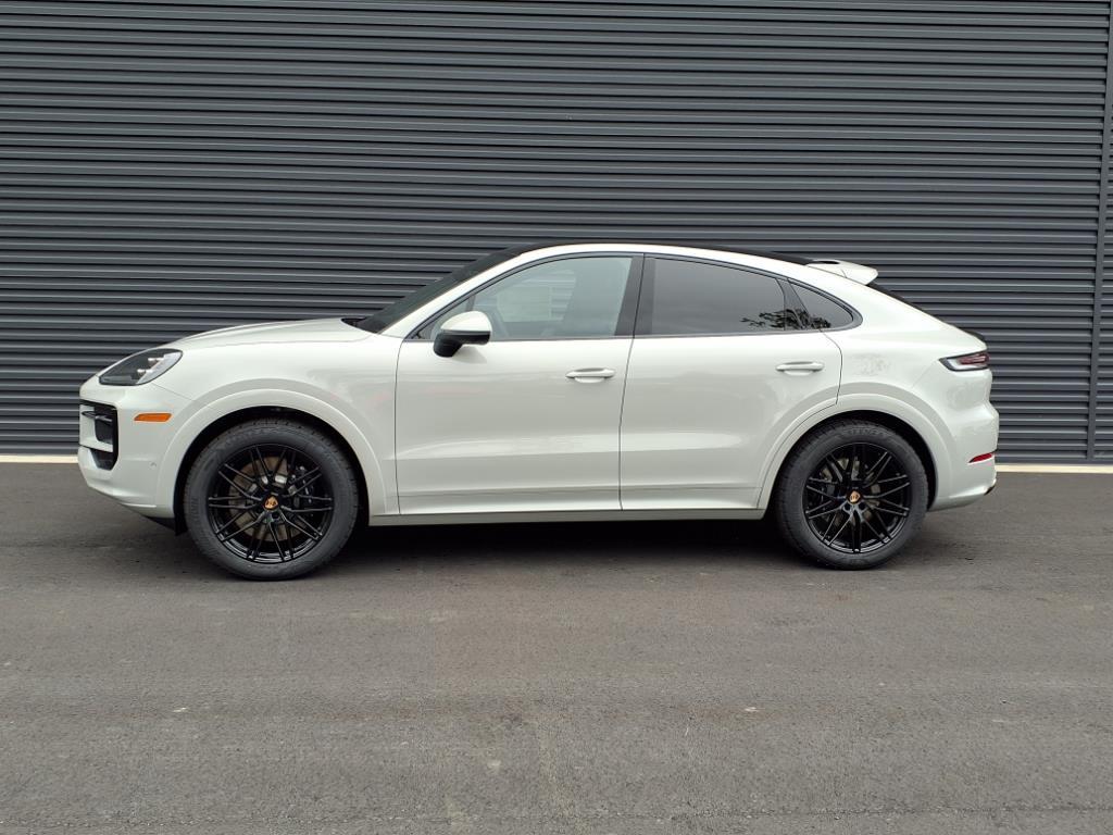 2025 Porsche Cayenne S photo 2