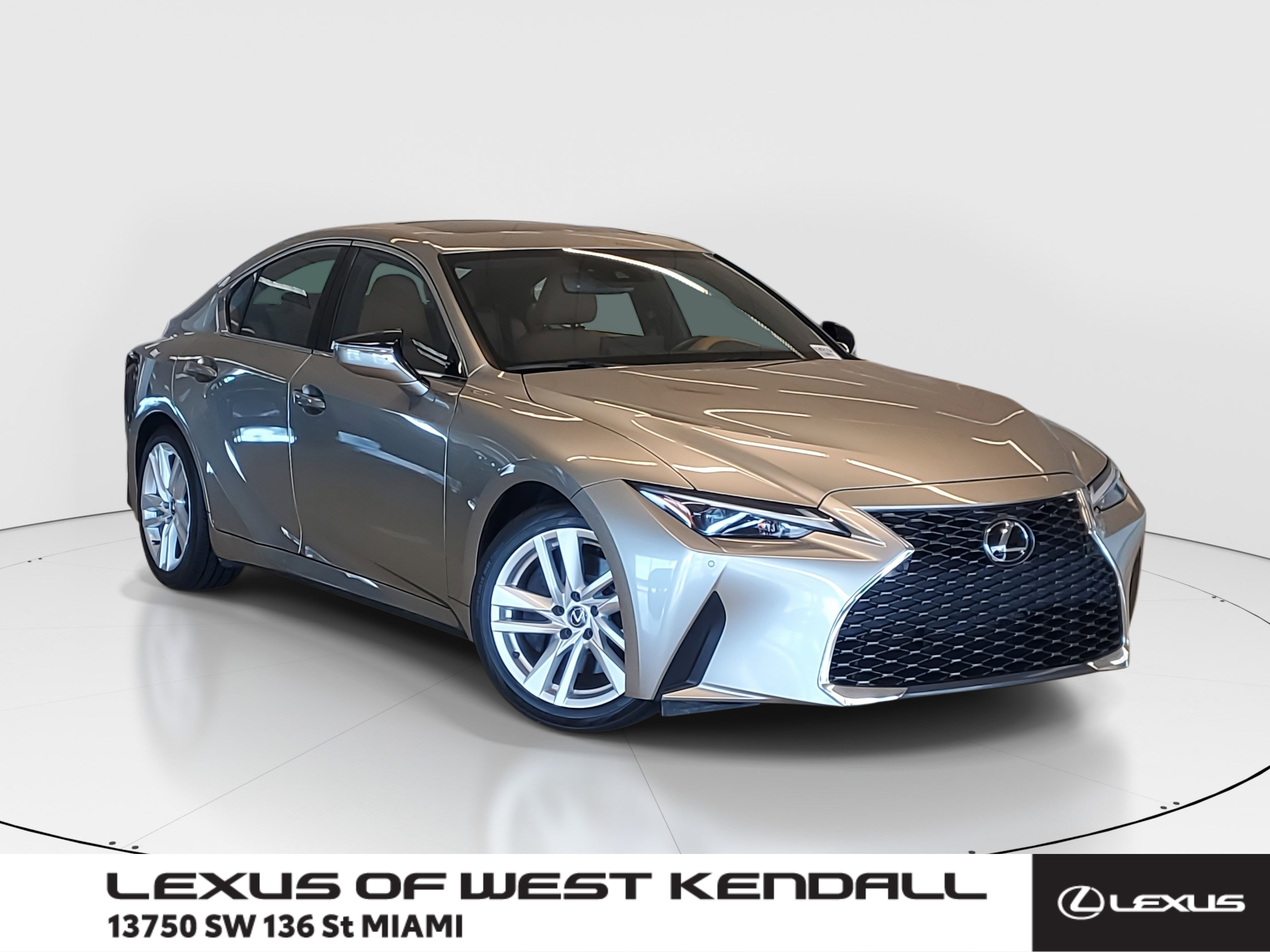 2023 Lexus IS 300's photo