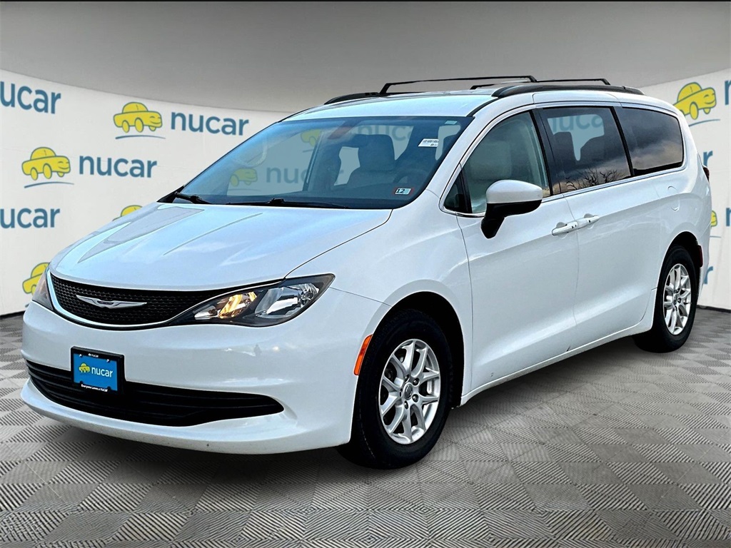 2020 Chrysler Voyager LXi photo 3