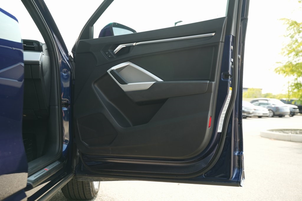 2021 Audi Q3 S line Premium photo 33