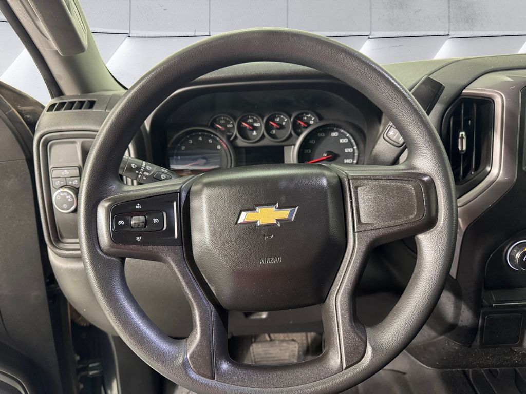 2020 Chevrolet Silverado 1500 Custom photo 8