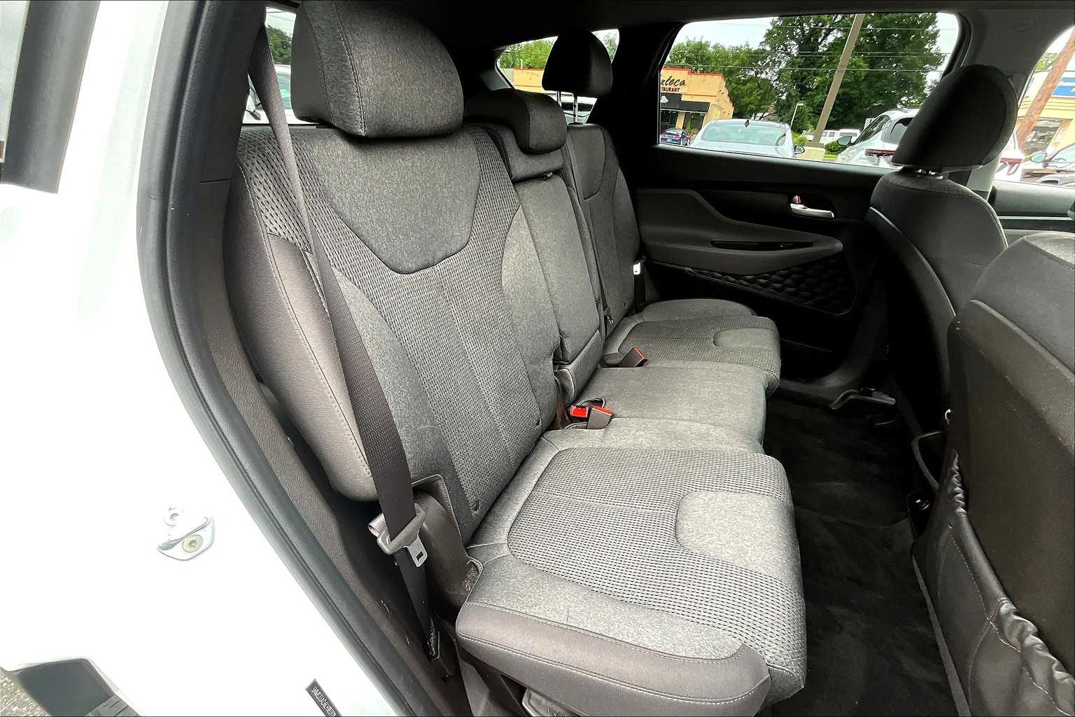 2020 Hyundai Santa Fe SEL photo 17