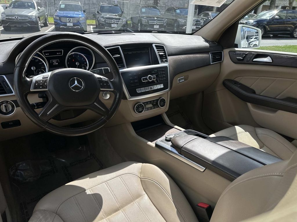 2016 Mercedes Benz GL 450 photo 34