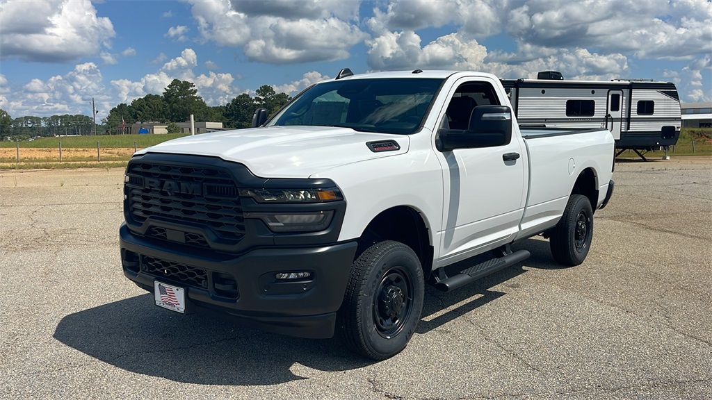 2025 Ram 2500 Tradesman photo 3