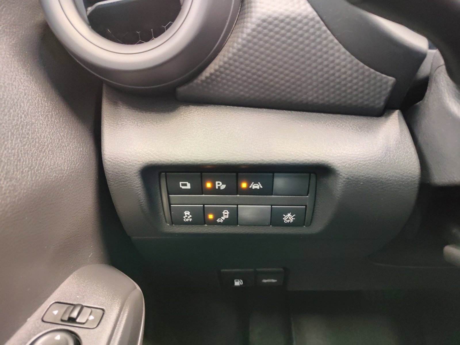 2025 Nissan Kicks Play S photo 21