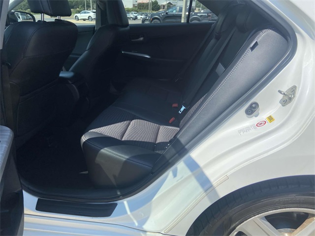 2013 Toyota Camry SE photo 7