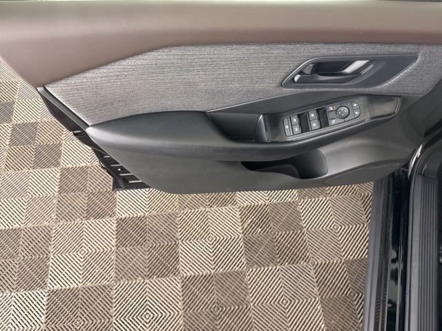 2023 Nissan Rogue S photo 21