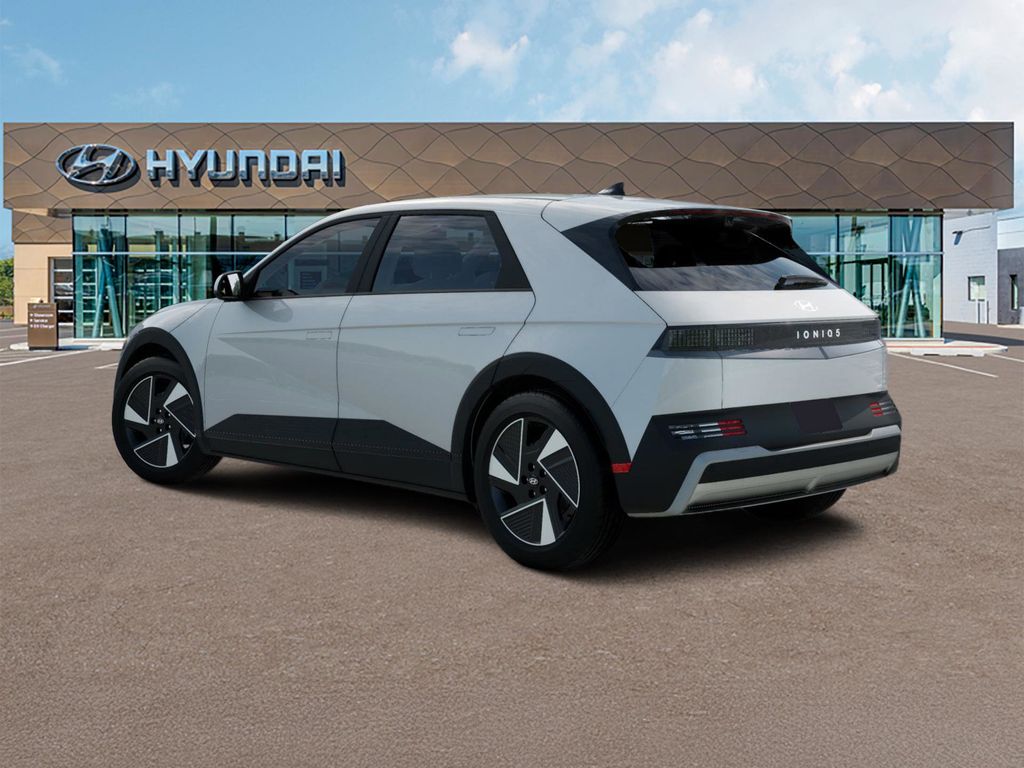 2025 Hyundai Ioniq 5 SE Standard Range photo 5