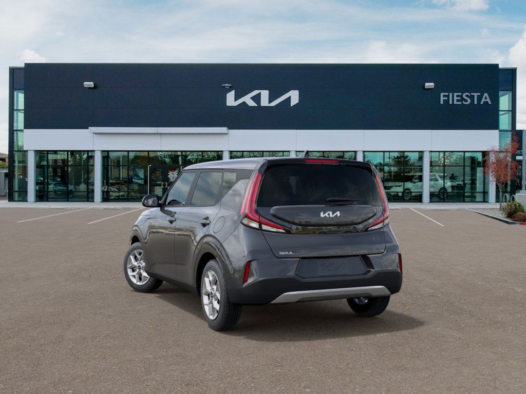2025 Kia Soul S photo 3