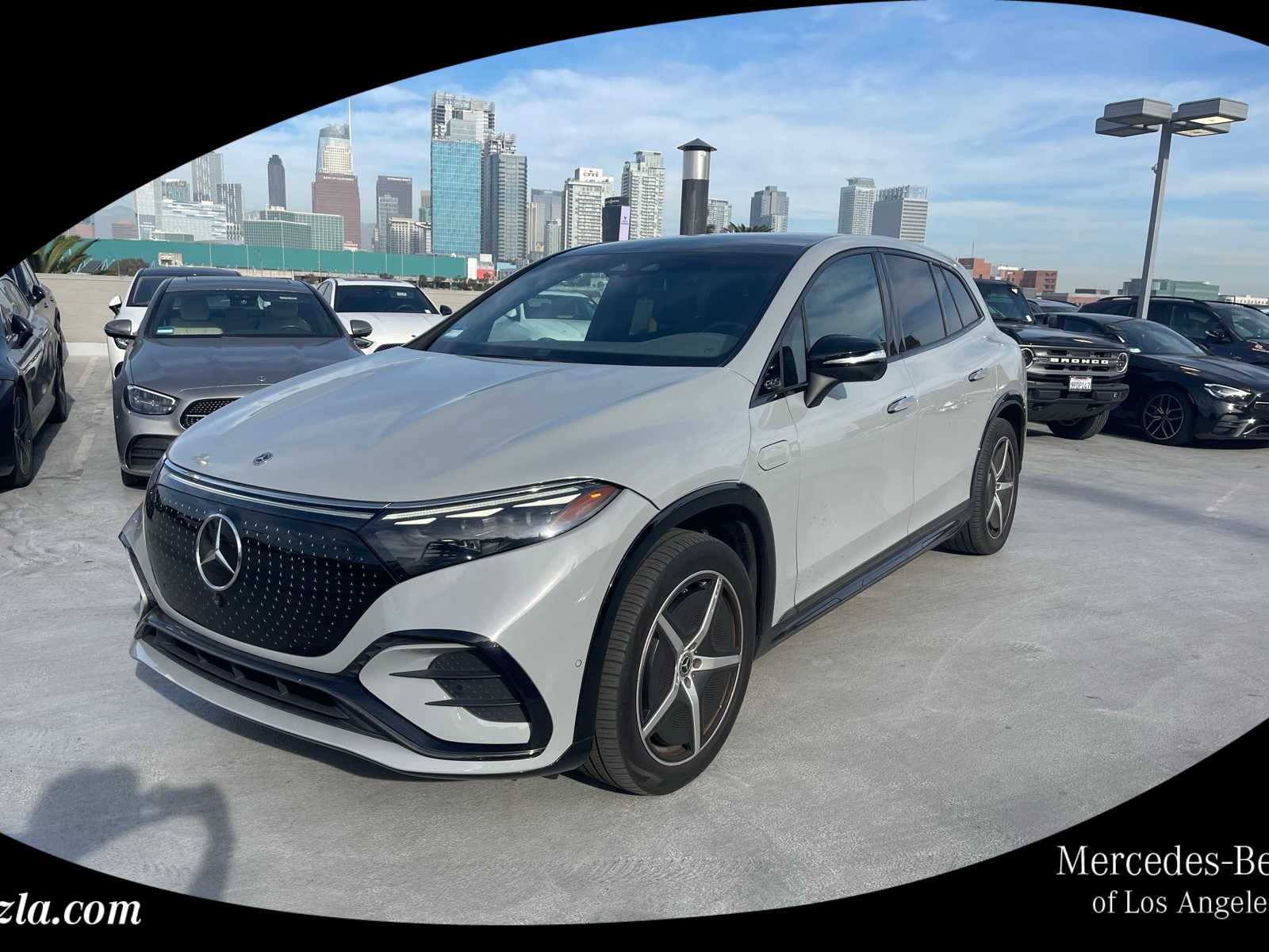 2023 Mercedes-Benz EQS SUV Base's photo