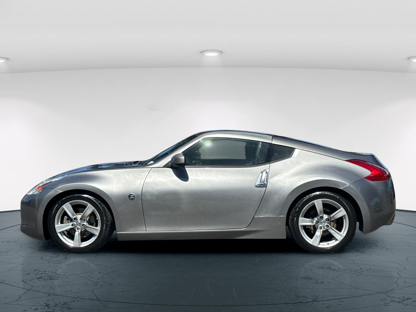 2009 Nissan 370Z Touring photo 4