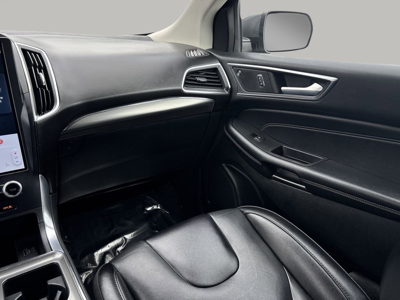 2022 Ford Edge Titanium photo 11
