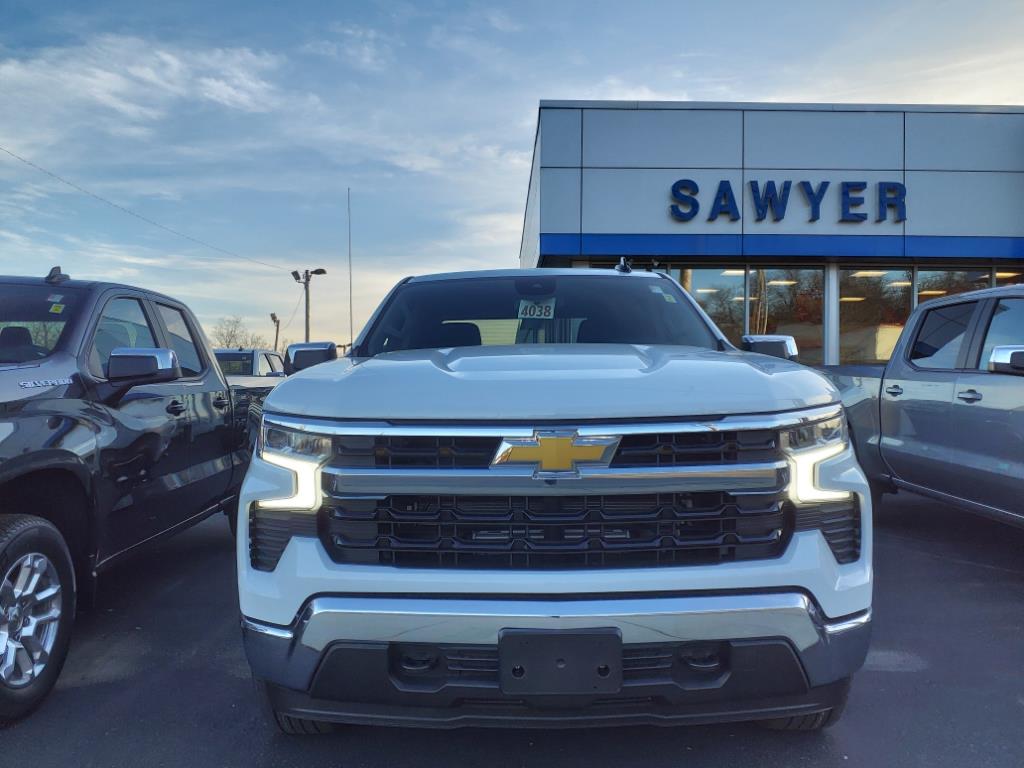 2025 Chevrolet Silverado 1500 LT photo 2