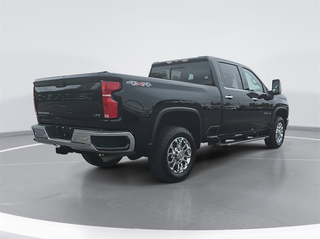 2024 Chevrolet Silverado 2500HD LTZ photo 3