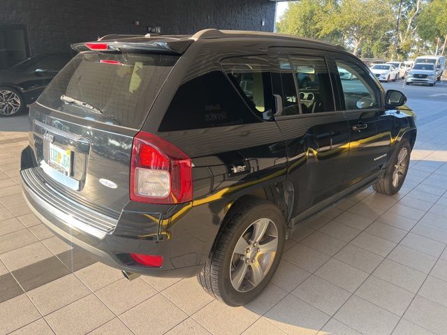 2017 Jeep Compass Latitude photo 2