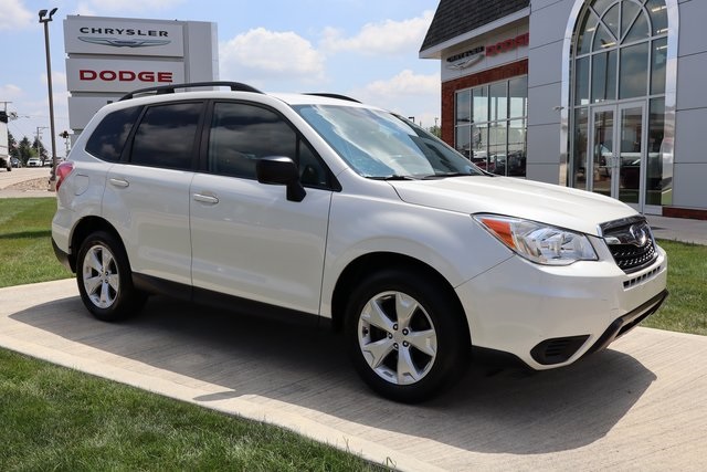 2015 Subaru Forester 2.5i photo 2
