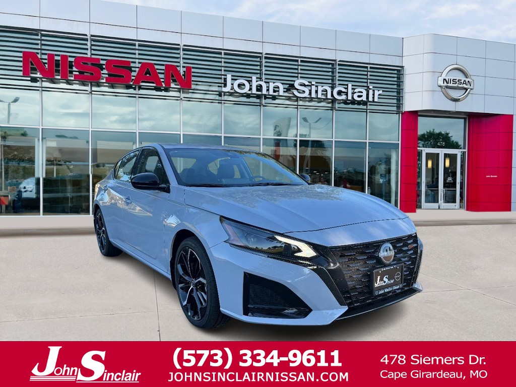 2025 Nissan Altima SR's photo