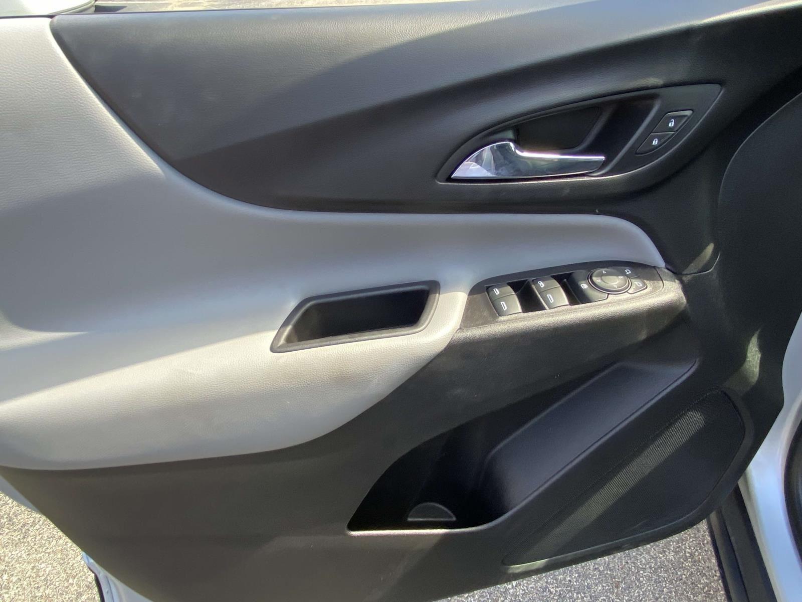 2018 Chevrolet Equinox LS photo 5