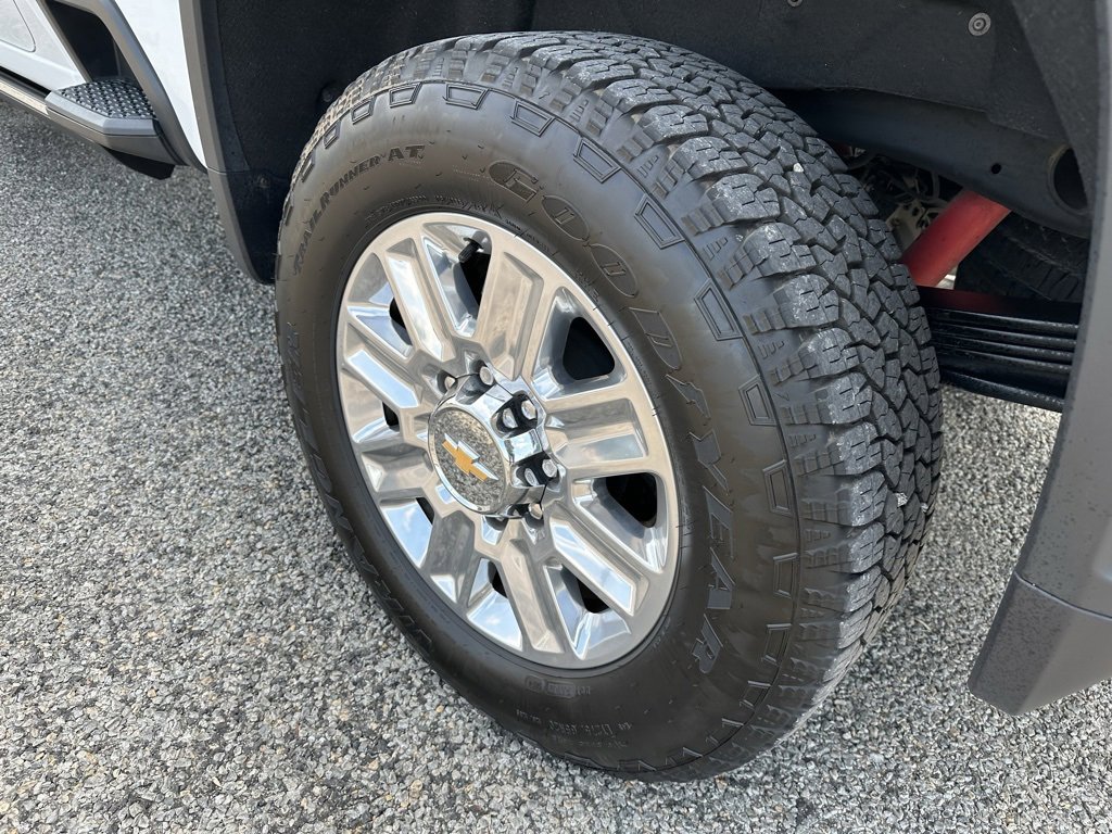 2025 Chevrolet Silverado 2500HD High Country photo 10