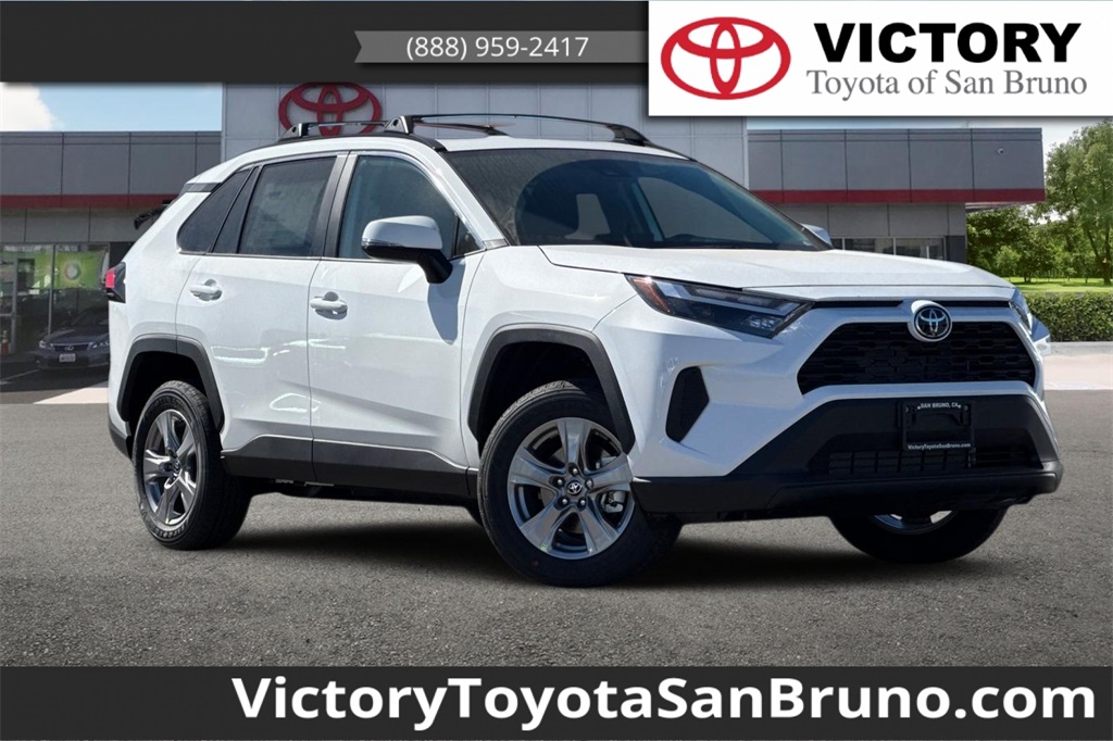 2025 Toyota RAV4 XLE's photo