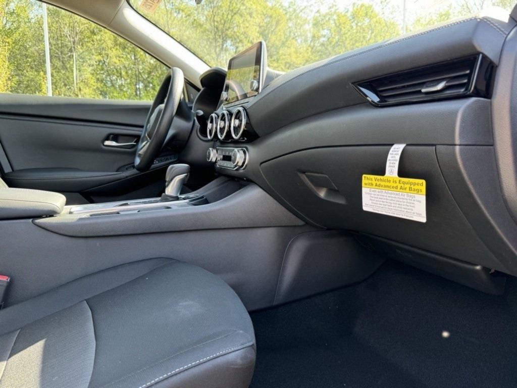 2025 Nissan Sentra SV photo 22