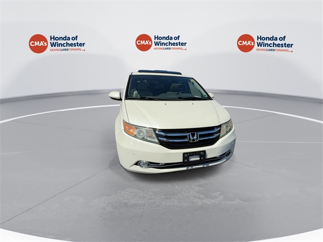 2015 Honda Odyssey Touring photo 3