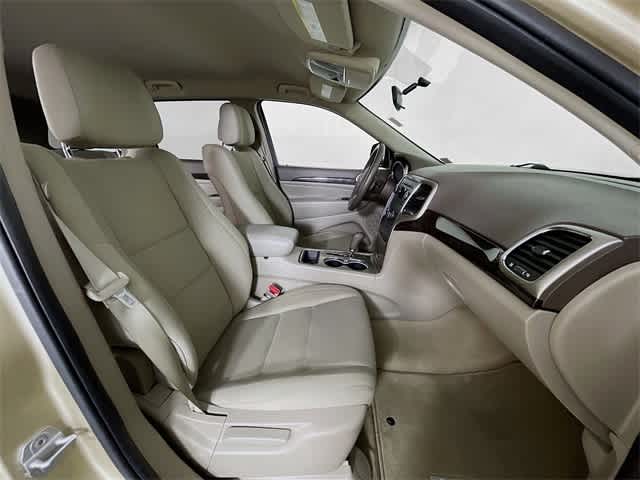 2011 Jeep Grand Cherokee Laredo photo 24