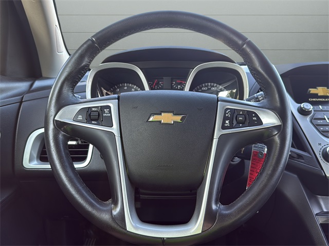 2017 Chevrolet Equinox LT photo 24