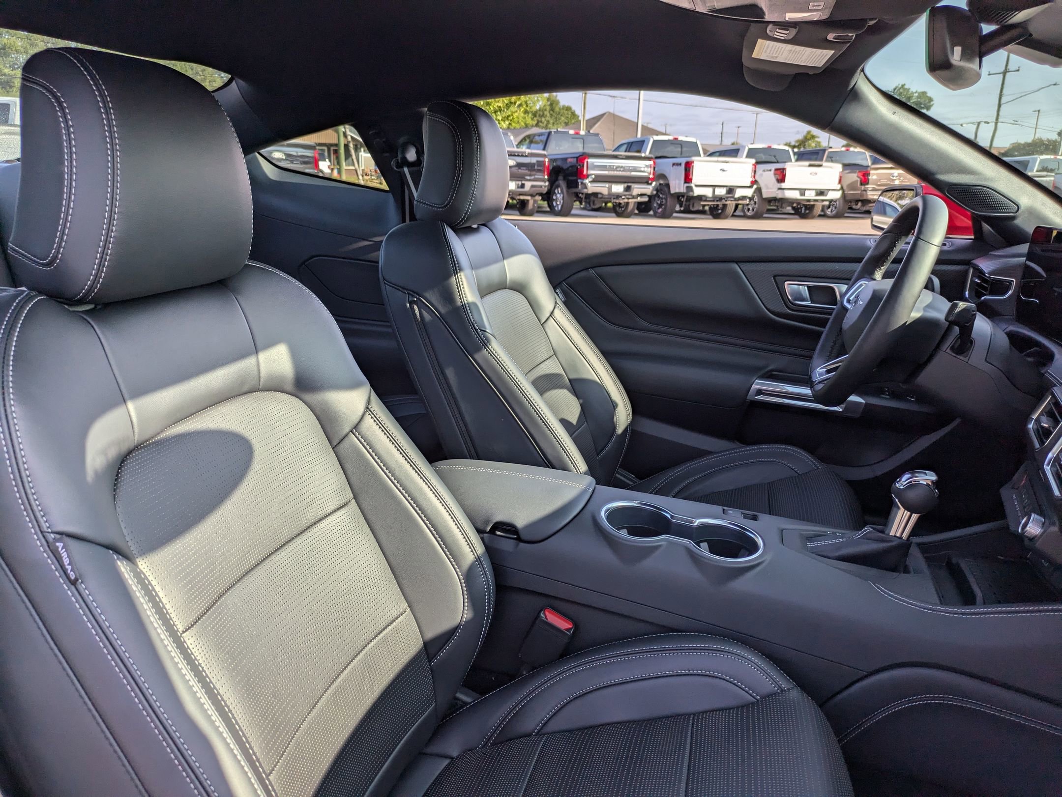 2024 Ford Mustang EcoBoost Premium photo 33
