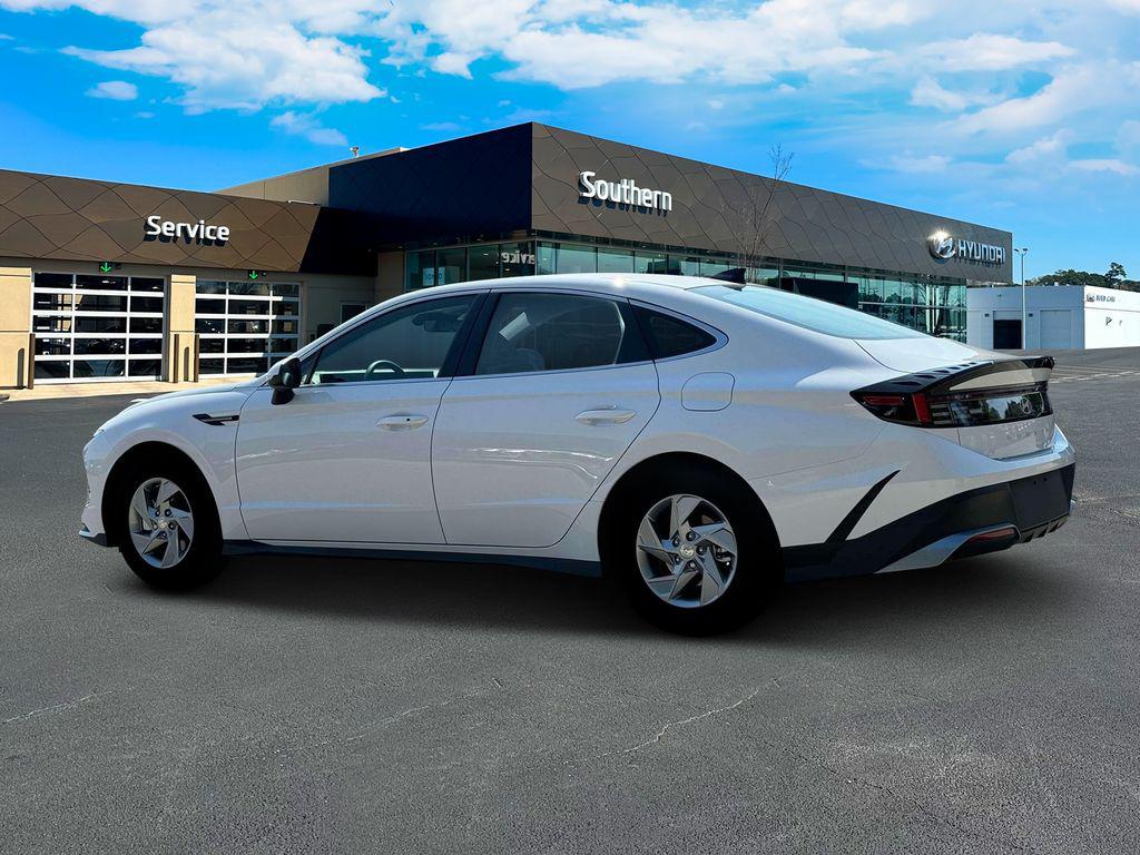 2025 Hyundai Sonata SE photo 3