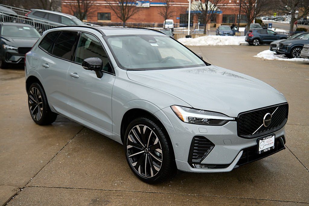 2026 VOLVO XC60 - Image 3