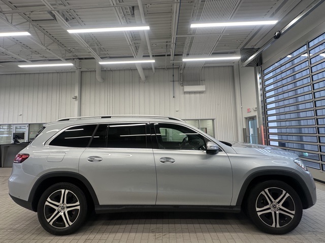 2022 Mercedes Benz GLS 450 4MATIC photo 2